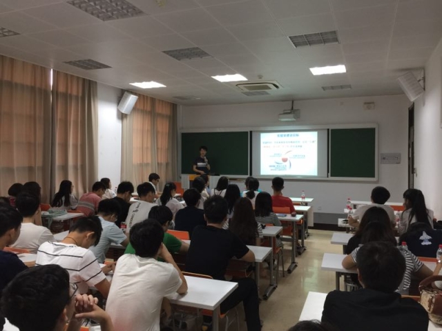 西北大学物理学院师生来实验室访问交流